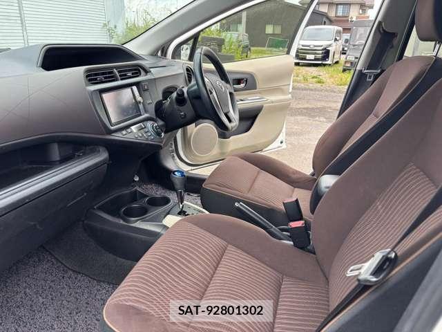 Toyota AQUA 2012-01 7811818-8
