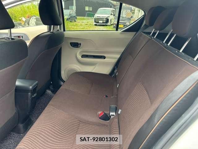 Toyota AQUA 2012-01 7811818-9