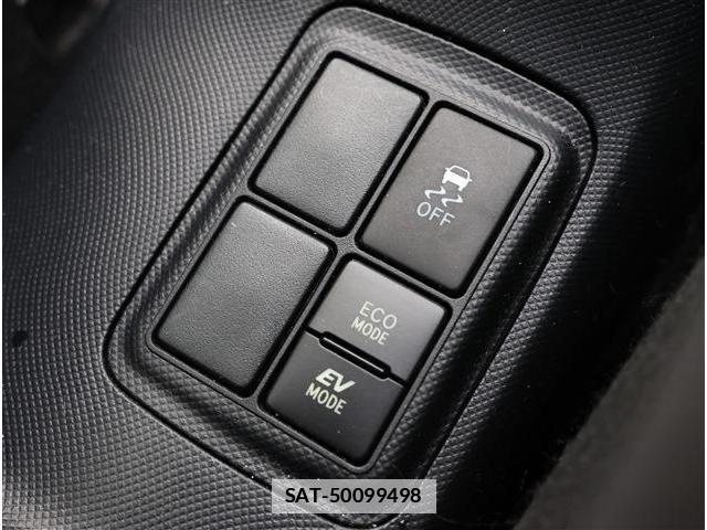 Toyota AQUA 2021-04 7811871-11