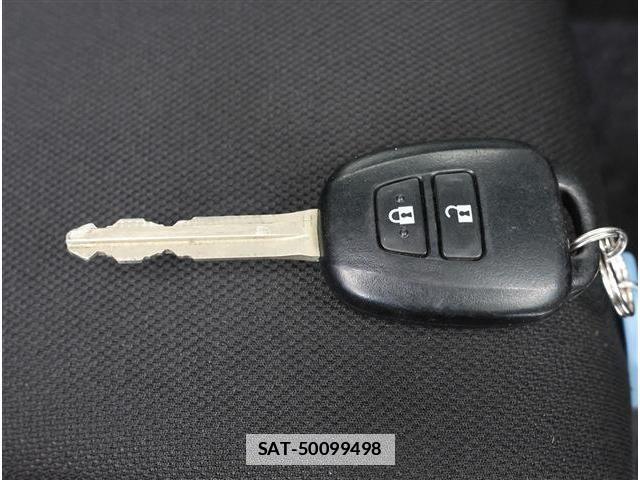 Toyota AQUA 2021-04 7811871-16