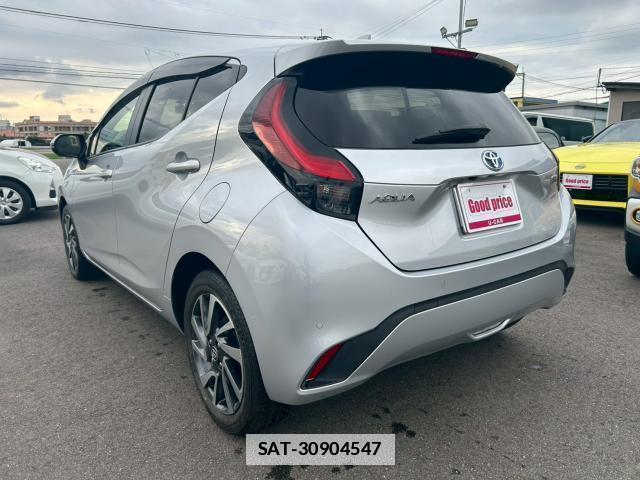 Toyota AQUA 2021-07 7812670-14