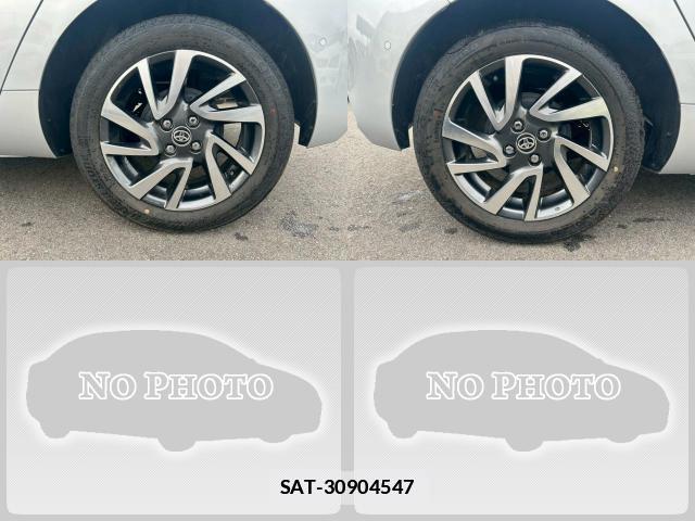 Toyota AQUA 2021-07 7812670-19