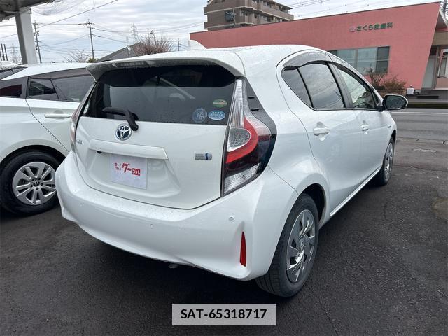 Toyota AQUA 2020-12 7812793-16