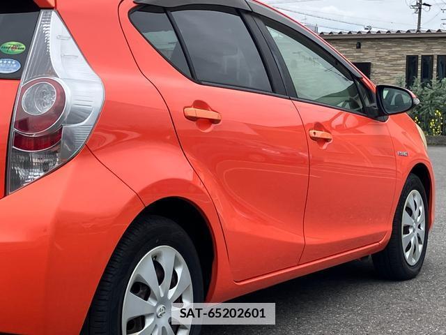 Toyota AQUA 2012-05 7812882-11