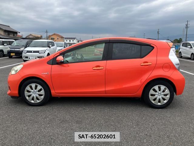 Toyota AQUA 2012-05 7812882-6