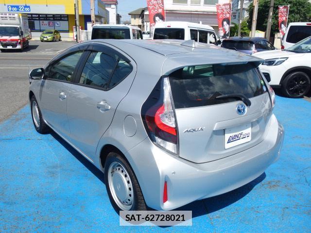 Toyota AQUA 2021-02 7813195-3