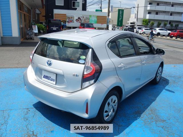 Toyota AQUA 2021-03 7813208-3