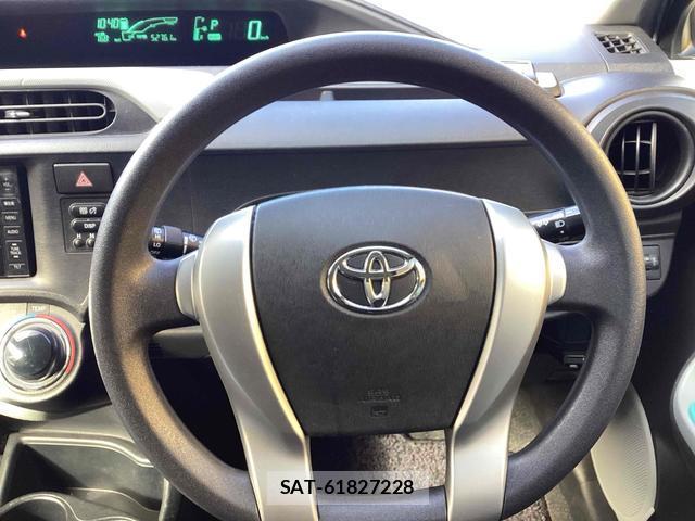 Toyota AQUA 2012-02 7813232-11