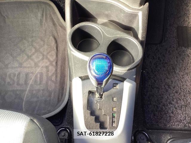 Toyota AQUA 2012-02 7813232-17