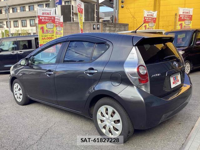 Toyota AQUA 2012-02 7813232-6