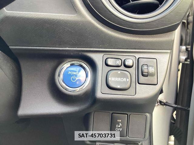 Toyota AQUA 2012-04 7813239-15