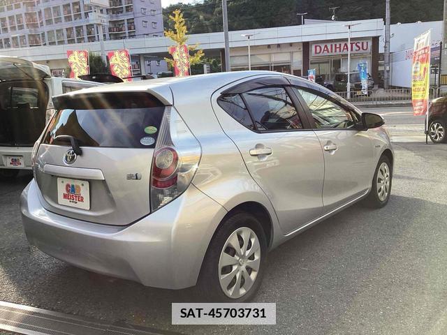Toyota AQUA 2012-04 7813239-6