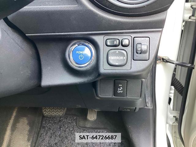 Toyota AQUA 2012-06 7813262-15