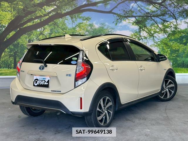 Toyota AQUA 2017-08 7813772-13