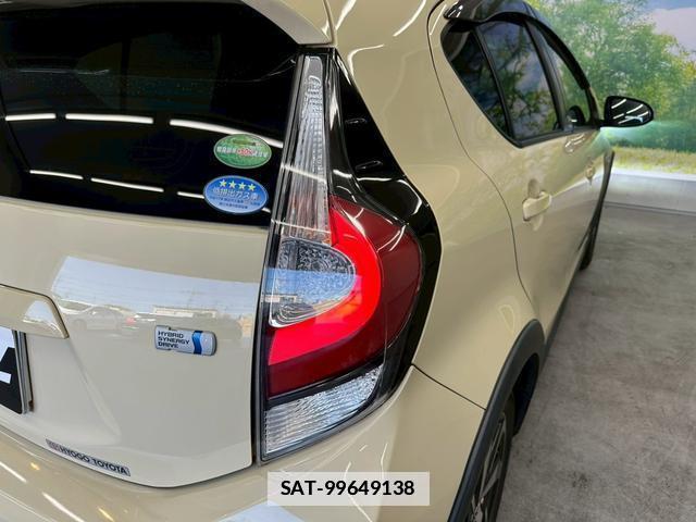 Toyota AQUA 2017-08 7813772-8