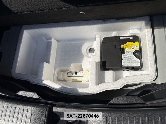 Toyota AQUA 2024-06 7814373-11