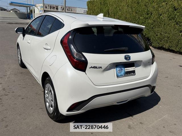 Toyota AQUA 2024-06 7814373-9