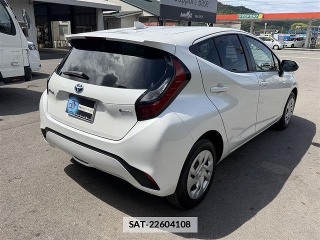 Toyota AQUA 2024-07 7814374-1