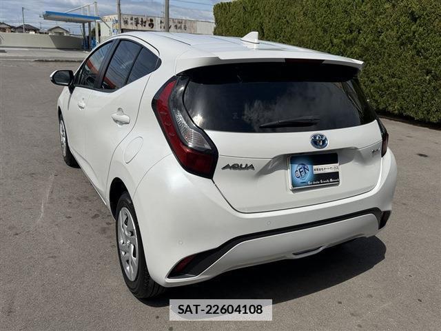 Toyota AQUA 2024-07 7814374-9
