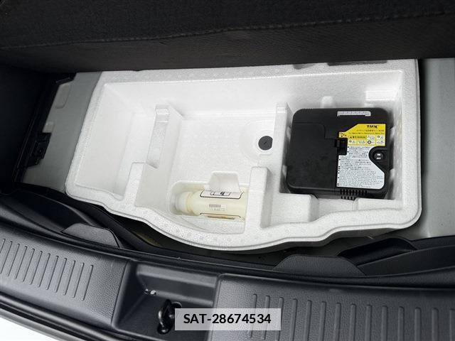 Toyota AQUA 2024-06 7814383-11