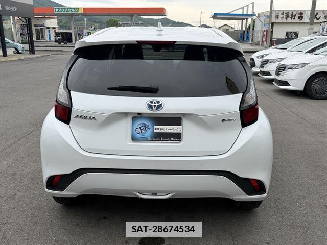 Toyota AQUA 2024-06 7814383-18