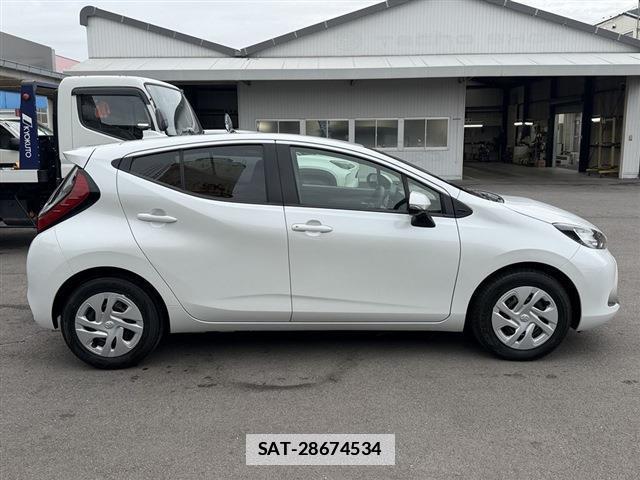 Toyota AQUA 2024-06 7814383-3