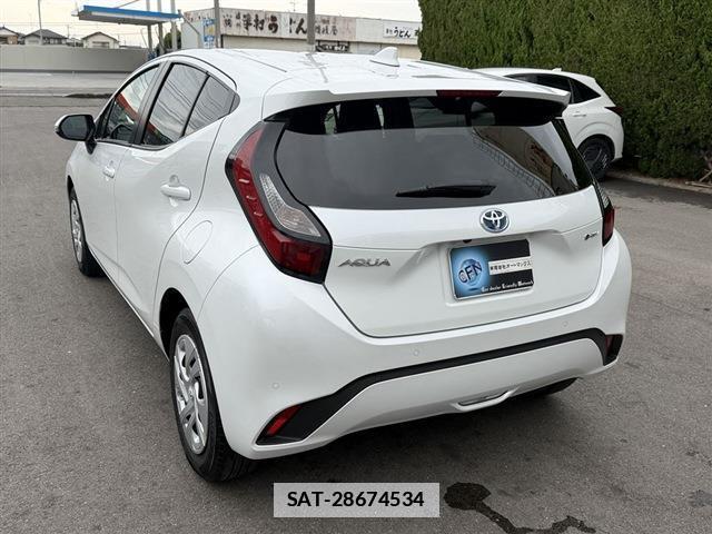 Toyota AQUA 2024-06 7814383-9