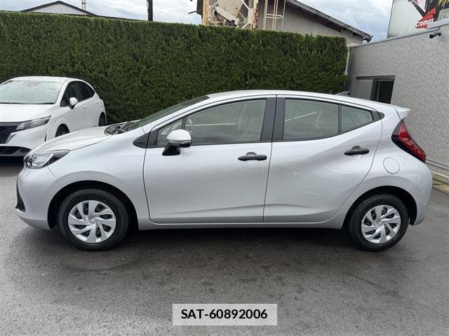Toyota AQUA 2022-06 7814540-2