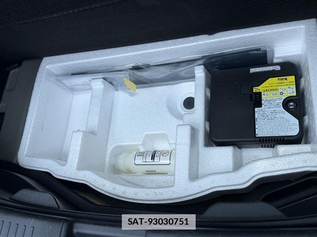 Toyota AQUA 2024-06 7814546-11