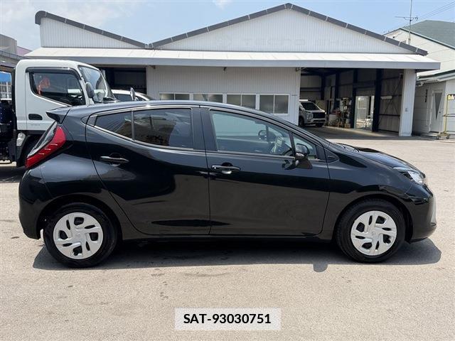 Toyota AQUA 2024-06 7814546-3