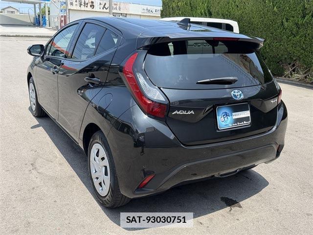 Toyota AQUA 2024-06 7814546-9
