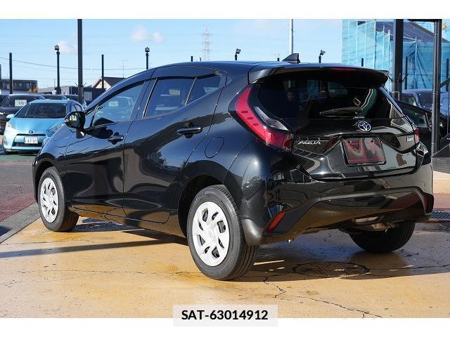 Toyota AQUA 2021-08 7815604-18