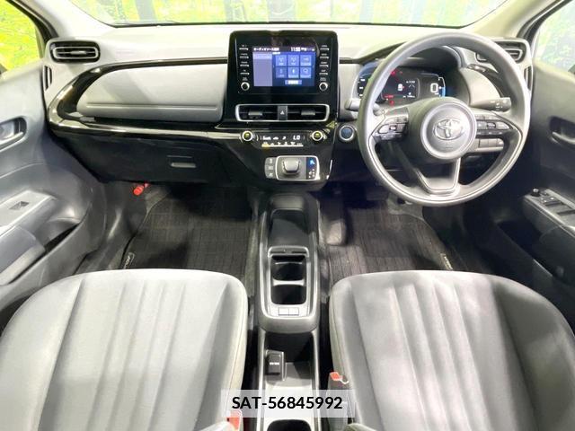 Toyota AQUA 2022-03 7815916-1
