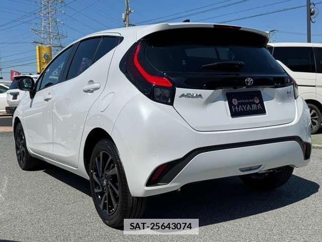 Toyota AQUA 2026-04 7815940-9