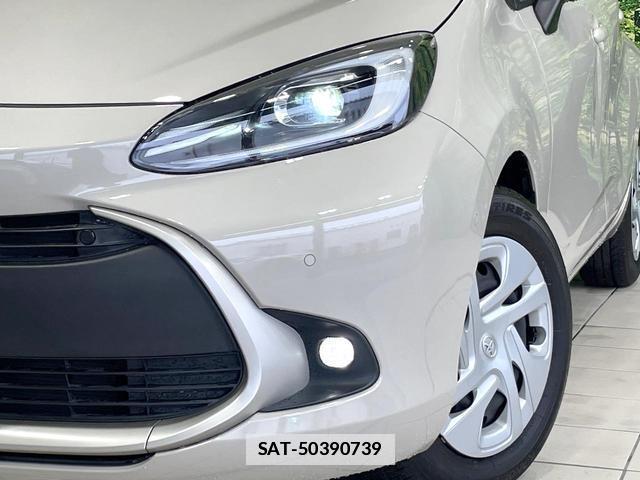 Toyota AQUA 2022-03 7815989-11