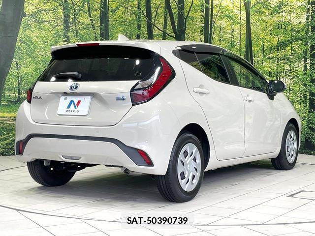Toyota AQUA 2022-03 7815989-16