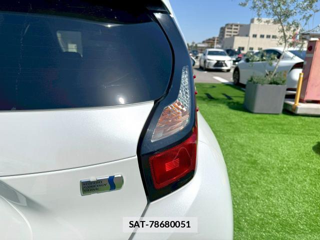 Toyota AQUA 2023-07 7816461-19