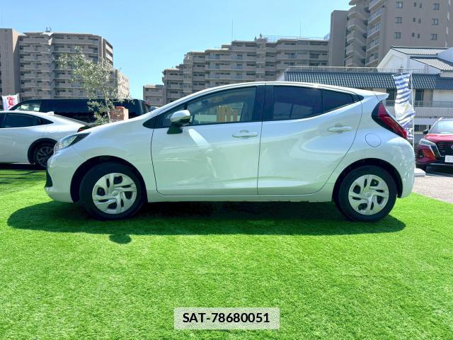 Toyota AQUA 2023-07 7816461-2