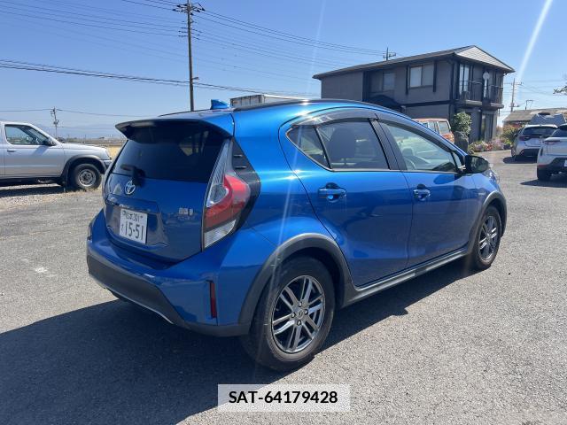 Toyota AQUA 2017-12 7817593-1