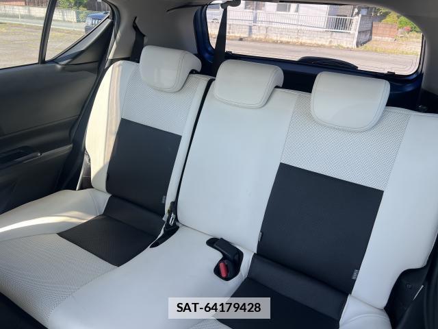 Toyota AQUA 2017-12 7817593-13