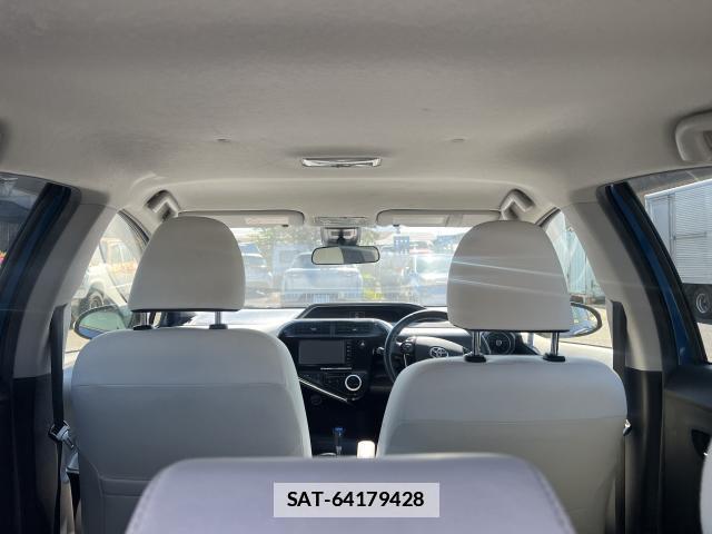 Toyota AQUA 2017-12 7817593-15