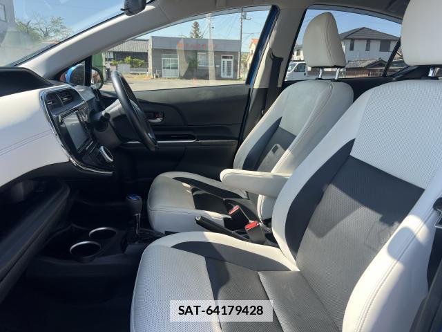 Toyota AQUA 2017-12 7817593-5