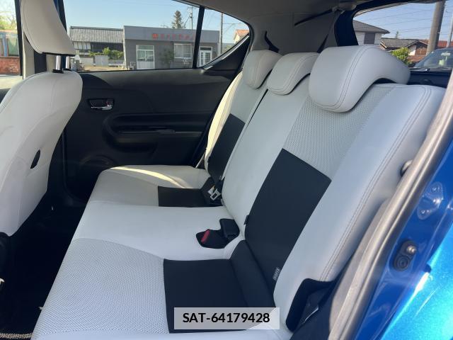 Toyota AQUA 2017-12 7817593-6