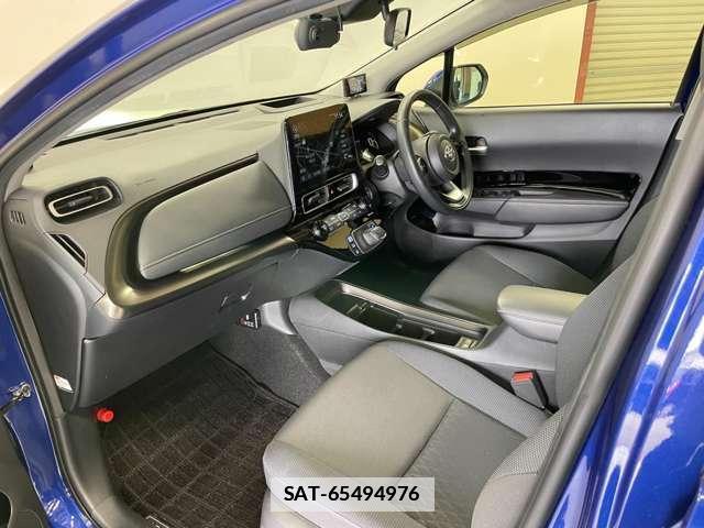 Toyota AQUA 2021-11 7818258-15
