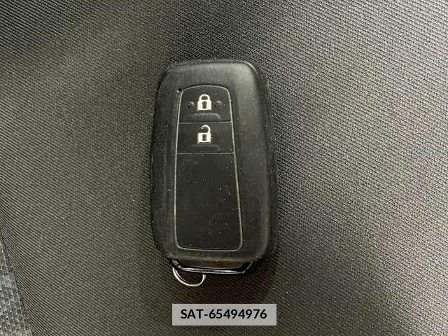 Toyota AQUA 2021-11 7818258-9