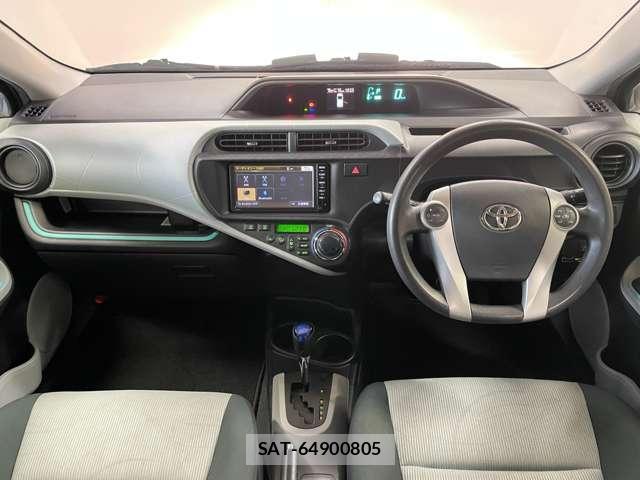 Toyota AQUA 2012-01 7818390-1