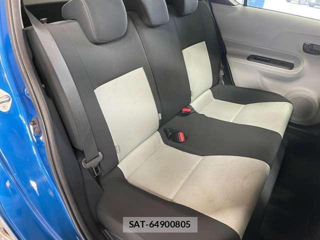Toyota AQUA 2012-01 7818390-16
