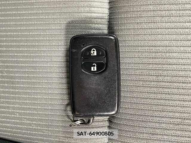 Toyota AQUA 2012-01 7818390-8