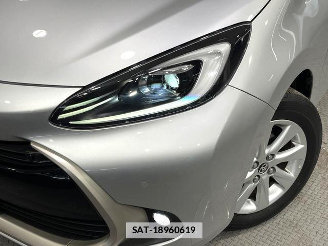 Toyota AQUA 2022-02 7818975-12
