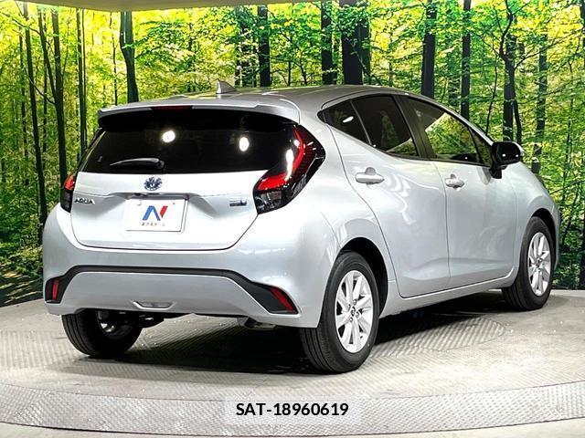 Toyota AQUA 2022-02 7818975-17
